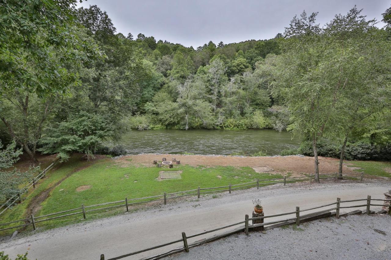 Heaven On The Toccoa Where You Will Enjoy The Sites And Sounds Of The Toccoa River Mineral Bluff Екстериор снимка