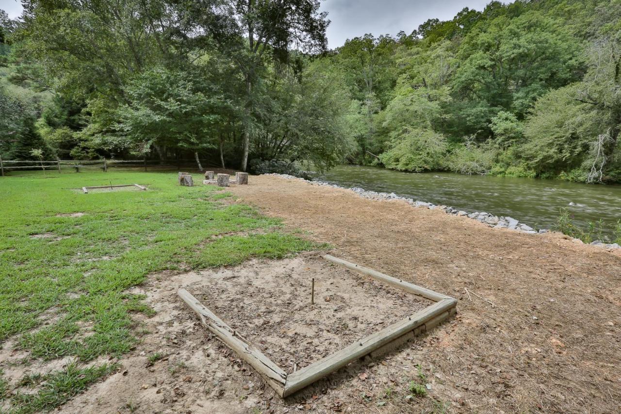 Heaven On The Toccoa Where You Will Enjoy The Sites And Sounds Of The Toccoa River Mineral Bluff Екстериор снимка